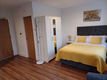 1 Bed Flat, Chapel St, ST16