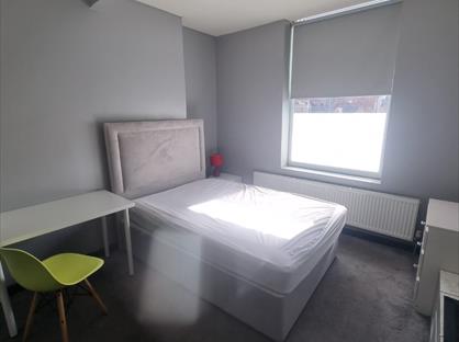 Room in a Shared House, Wesley Street, WF10