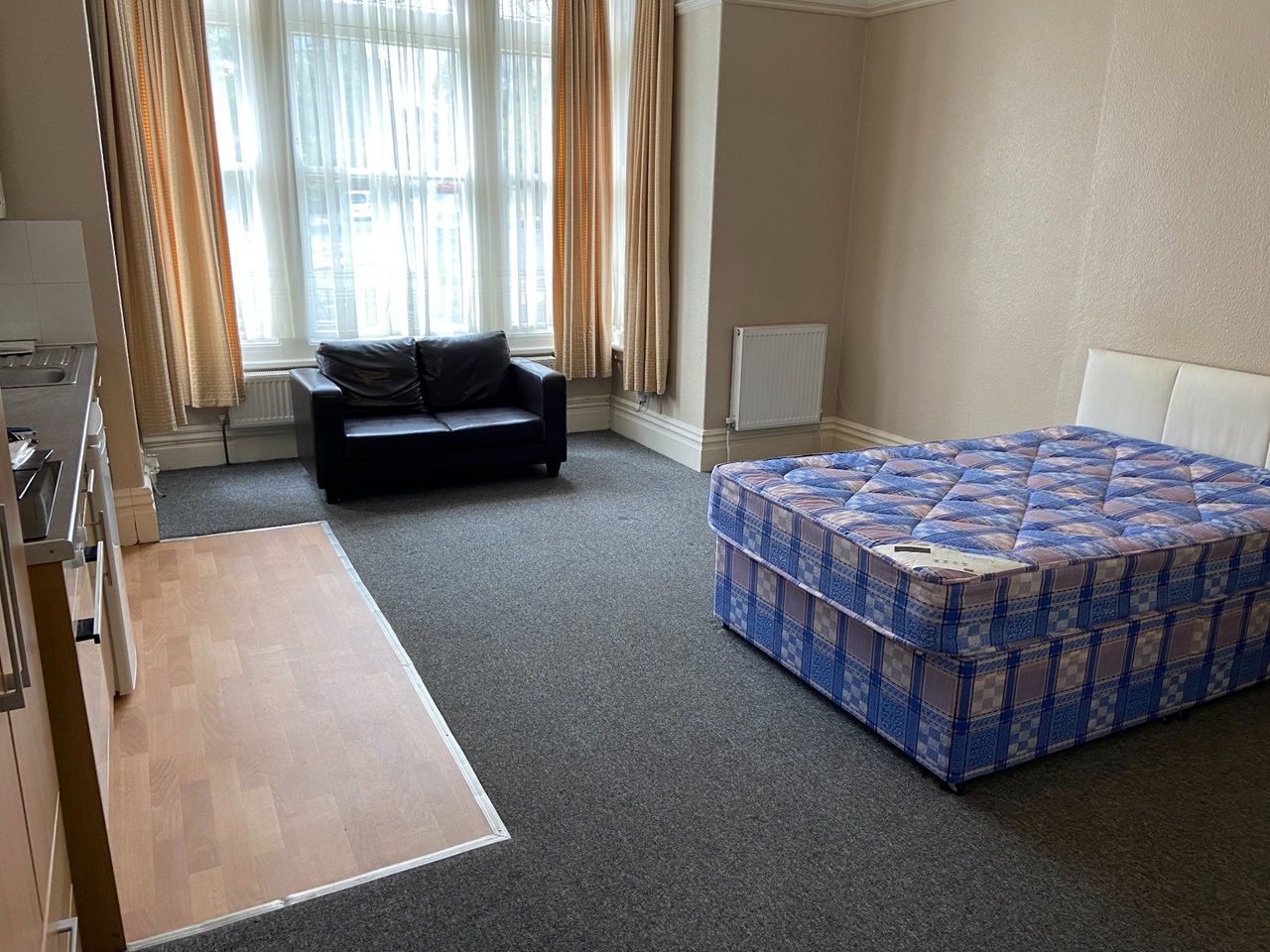 Bristol Studio Flat, Redland Road, BS6 To Rent Now for £950.00 p/m