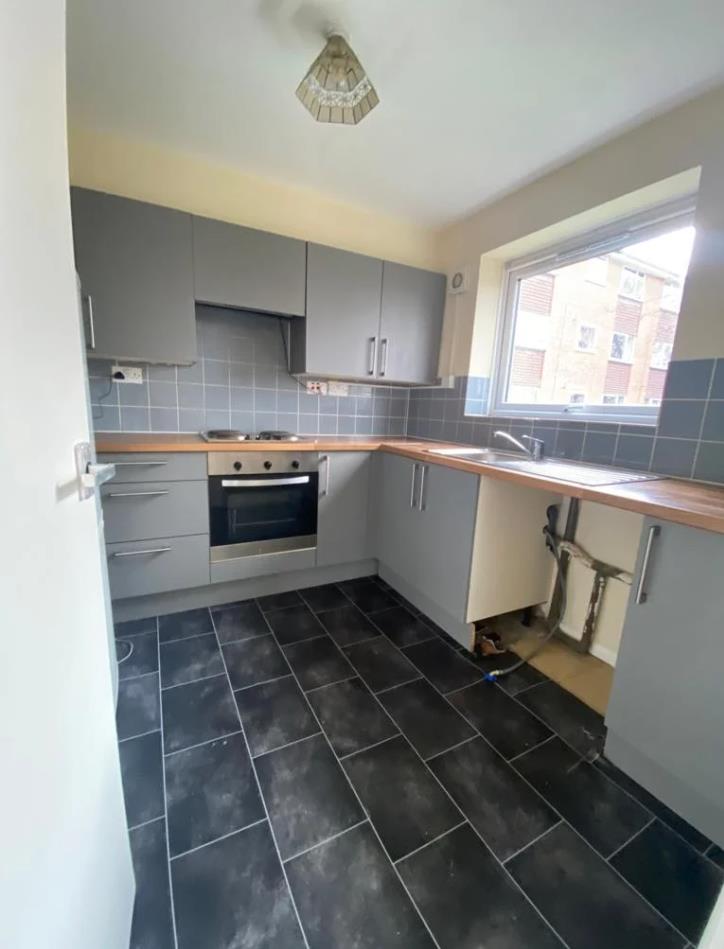 Barking 2 Bed Flat, Gurney Close, IG11 To Rent Now for £1,700.00 p/m