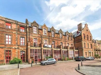 1 Bed Flat, Conrad House, E8