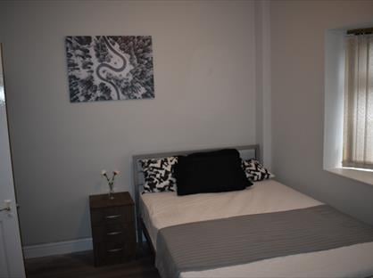 Room in a Shared House, Moorside Street, M43