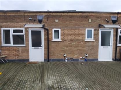 2 Bed Flat, Hampton Court, B64