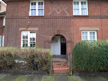 3 Bed Semi-Detached House, Bennington Road, N17