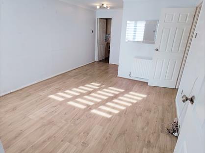 1 Bed Maisonette, Beeston Drive, EN8