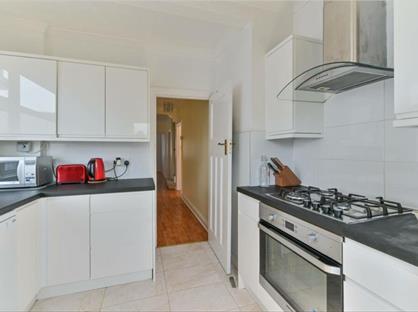 Room in a Shared House, London Road, SM3