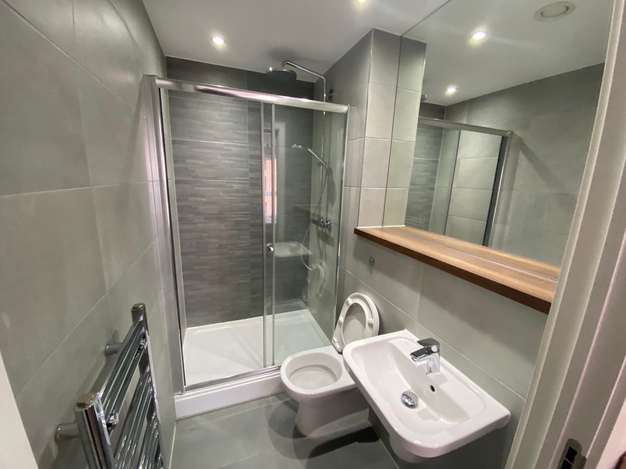 Salford 2 Bed Flat, Block D Wilburn Basin, M5 To Rent Now for £