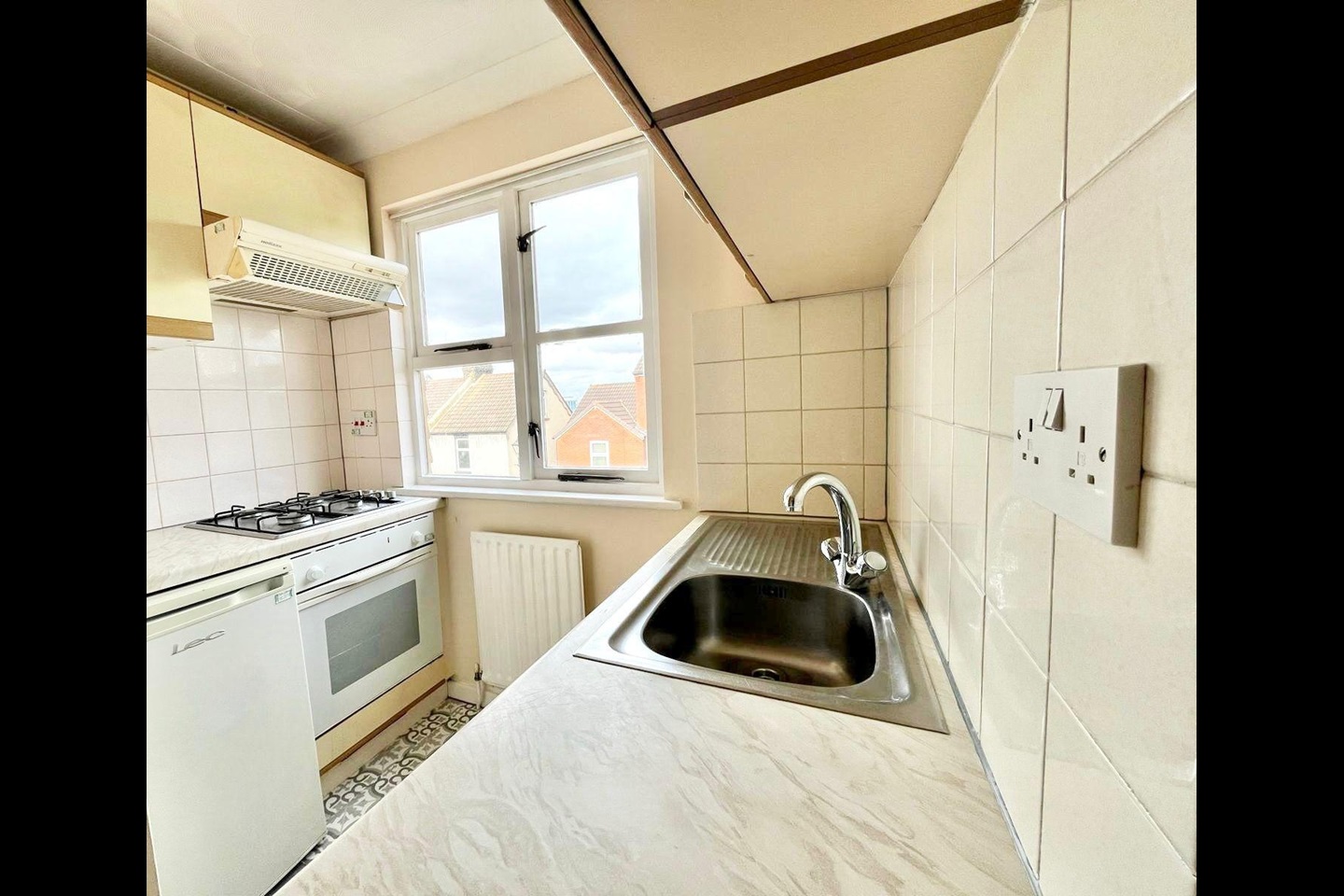 Gillingham Studio Flat, Randolph House, ME7 To Rent Now for £875.00 p/m