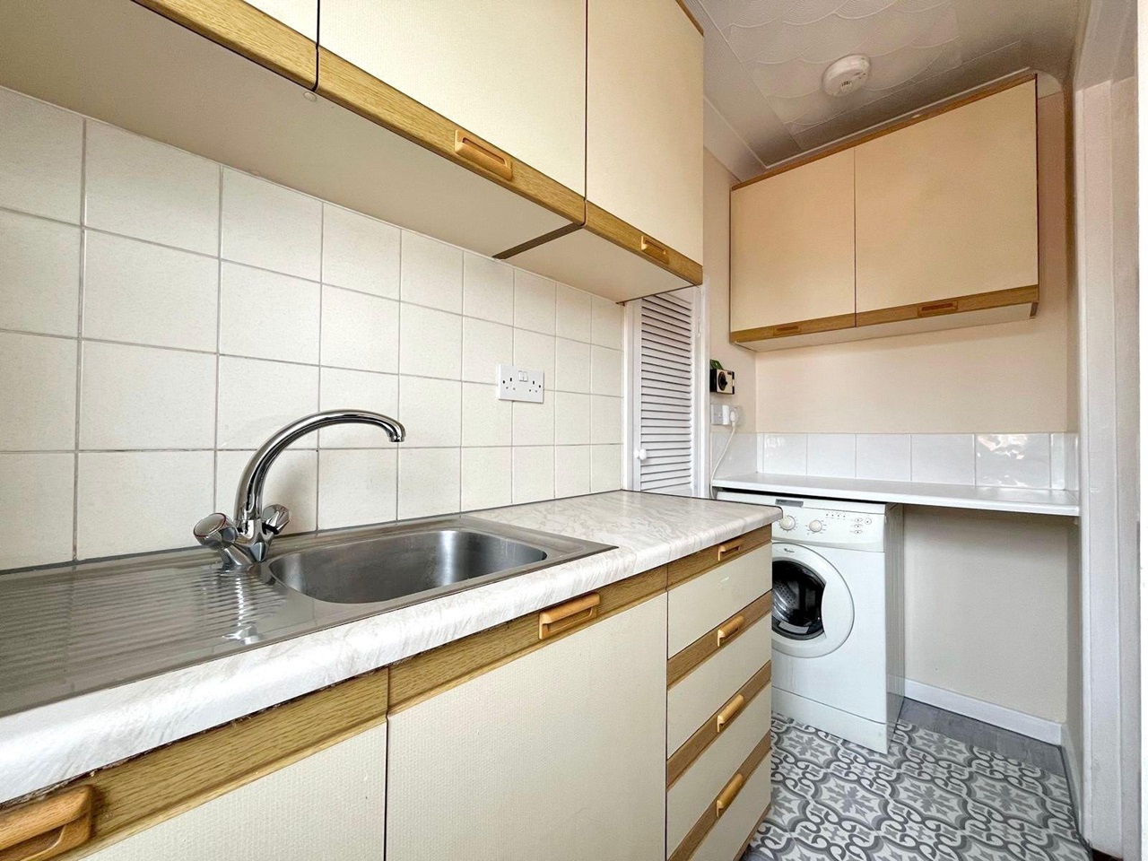 Gillingham Studio Flat, Randolph House, ME7 To Rent Now for £875.00 p/m