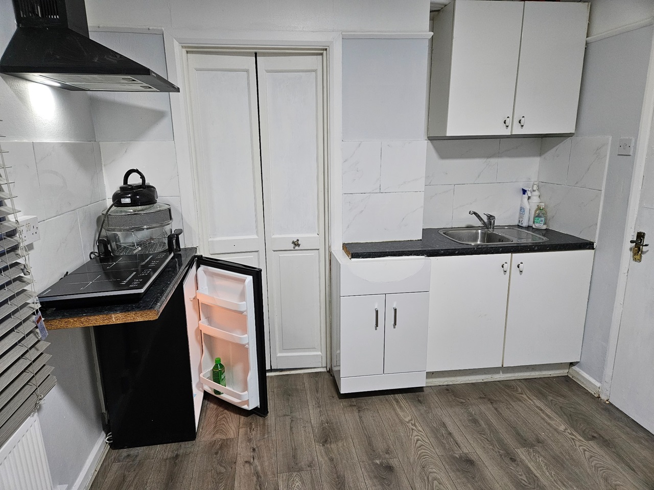 Edgware Studio Flat, Whitchurch Avenue, HA8 To Rent Now for £1,300.