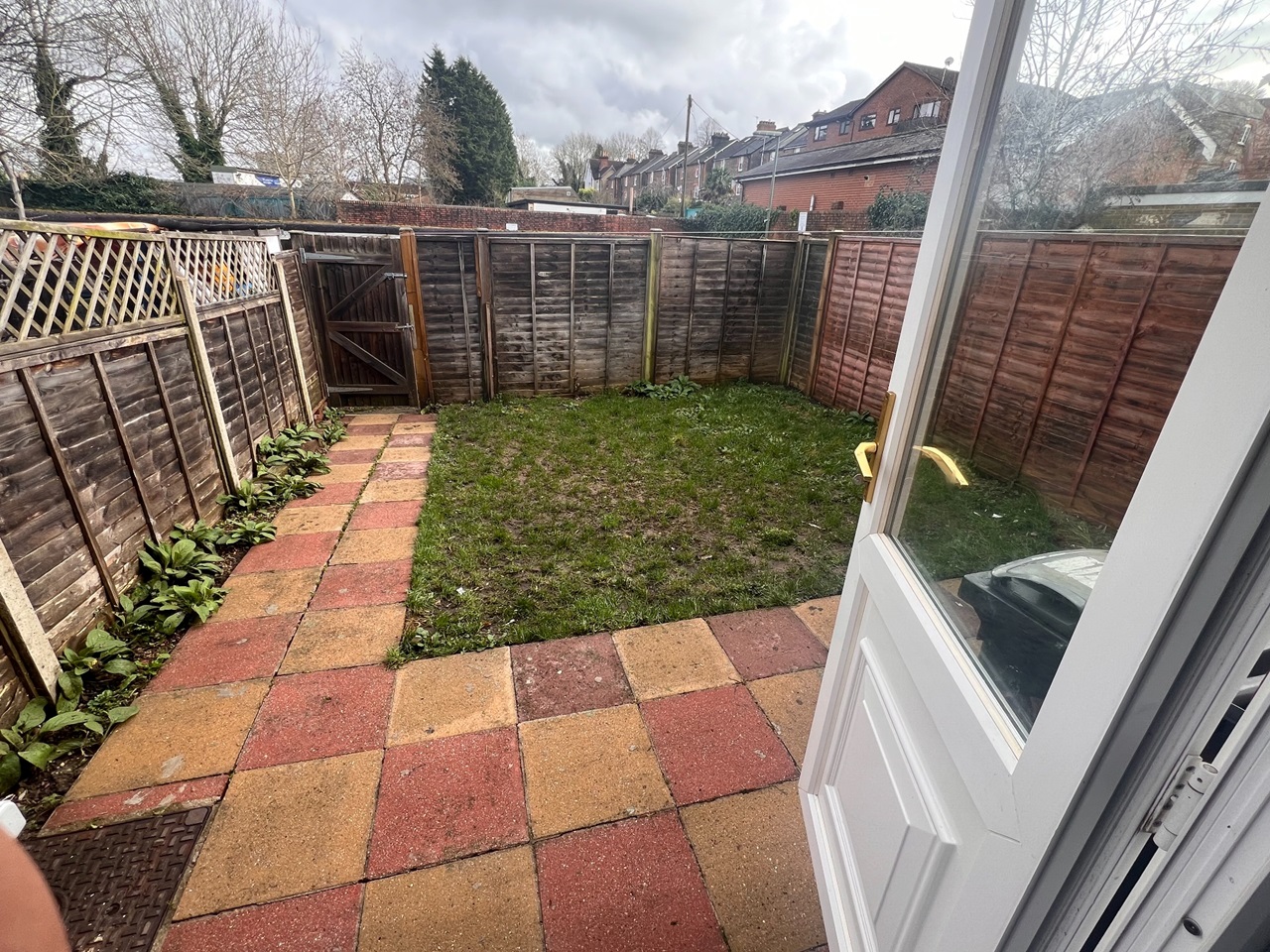 Redhill 3 Bed Terraced House, Redhill, RH1 To Rent Now for £1,950.