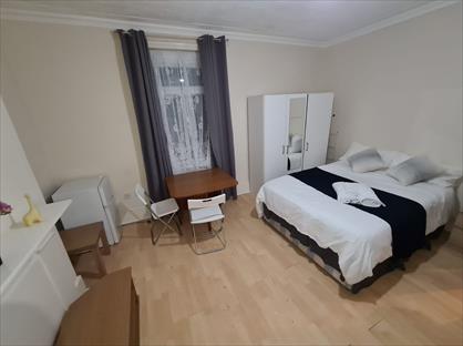 Studio Flat, Stanley Gardens, NW2