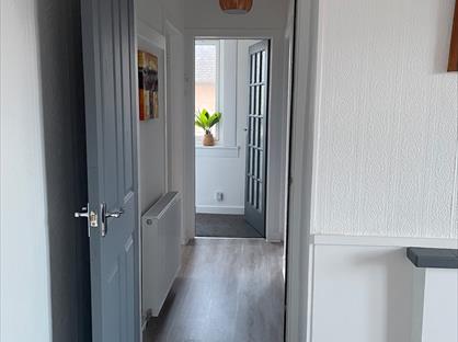 2 Bed Flat, Orchard Road, KY3