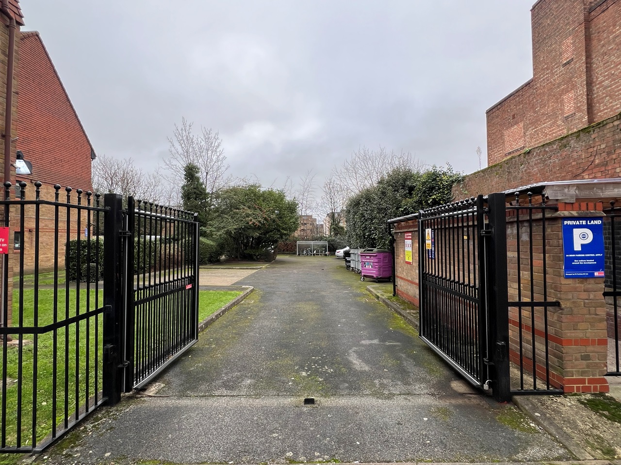 London Studio Flat, Bethnal Green, E1 To Rent Now for £1,400.00 p/m