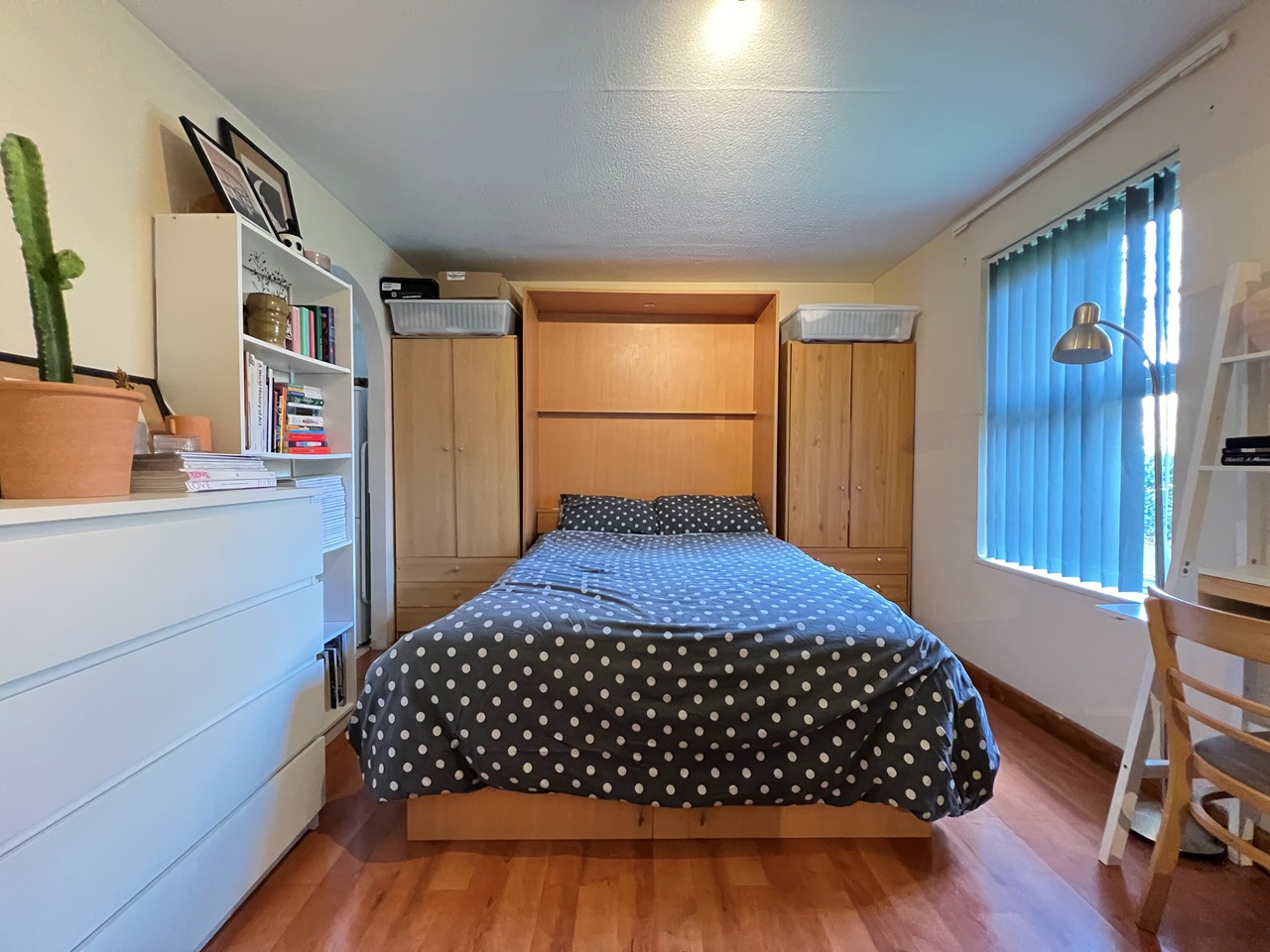 London Studio Flat, Bethnal Green, E1 To Rent Now for £1,400.00 p/m