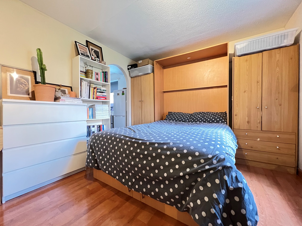 London Studio Flat, Bethnal Green, E1 To Rent Now for £1,400.00 p/m