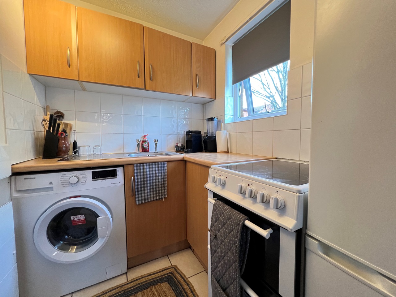 London Studio Flat, Bethnal Green, E1 To Rent Now for £1,400.00 p/m