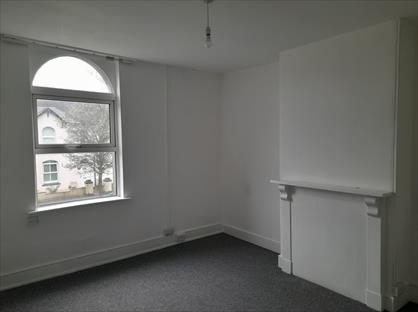 1 Bed Flat, The Avenue, TQ12