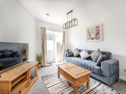 Room in a Shared House, Tennyson Close, TW14