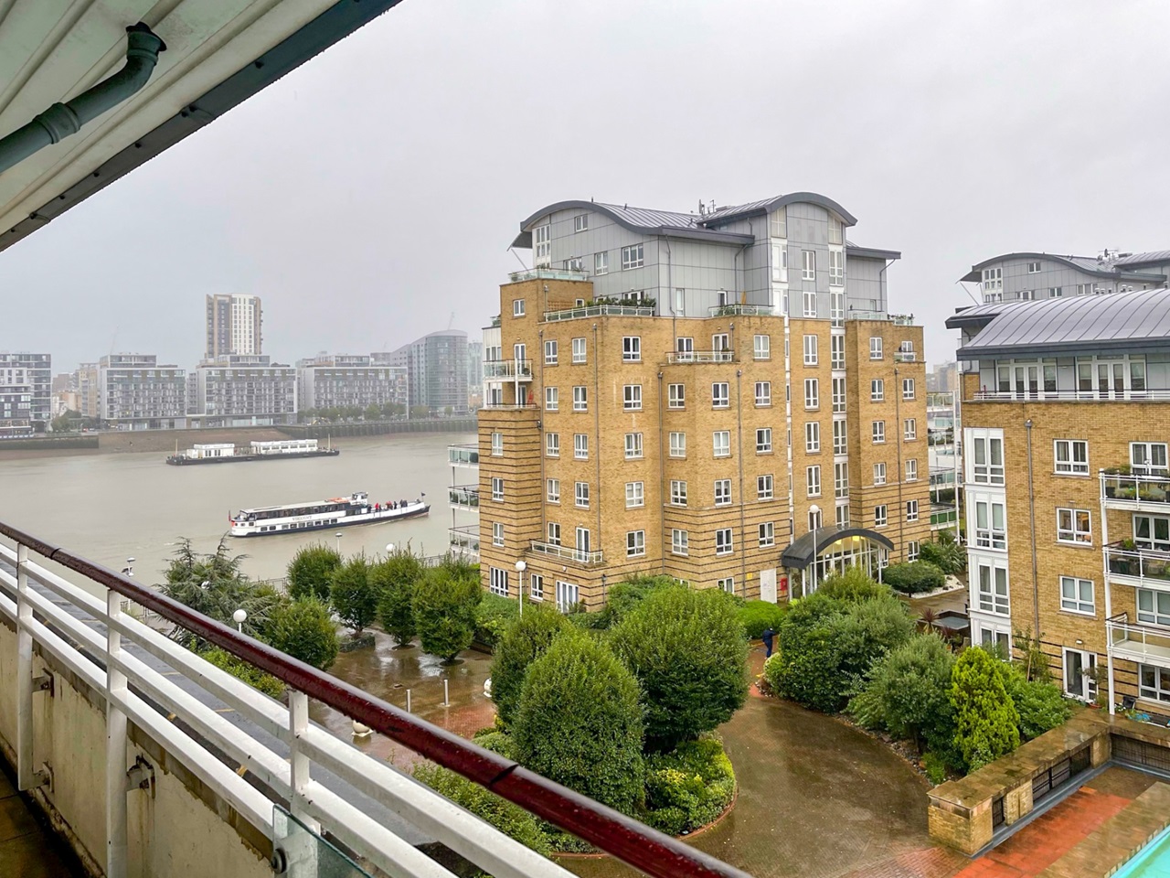 London Room in a Shared Flat, St. Davids Square, E14 To Rent Now