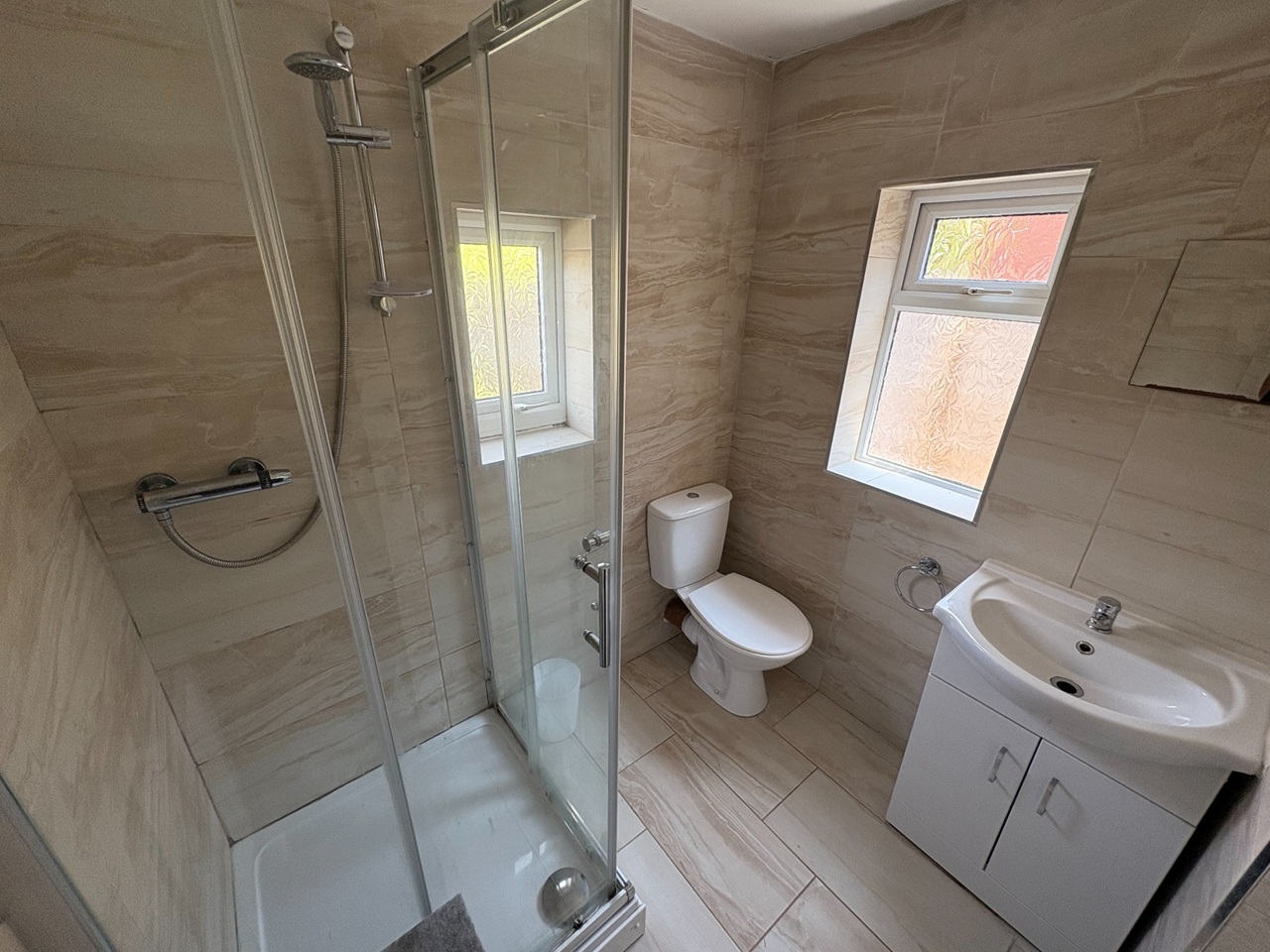 2 Bed End Terrace, Bristol Road, CV5 photo 5