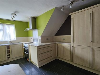 2 Bed Maisonette, Green Acres, CR0