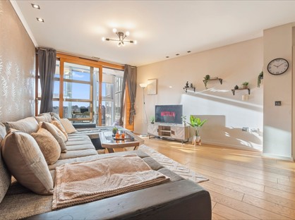 1 Bed Flat, Falcon Wharf, SW11