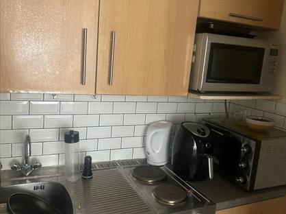 Studio Flat, Churston Gardens, N11