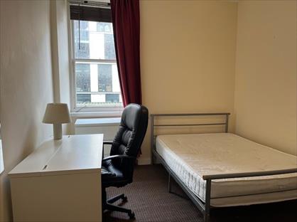 3 Bed Flat, West End Park Street, G3