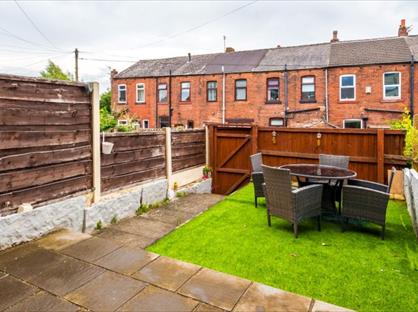 Room in a Shared House, Manchester Road, M29