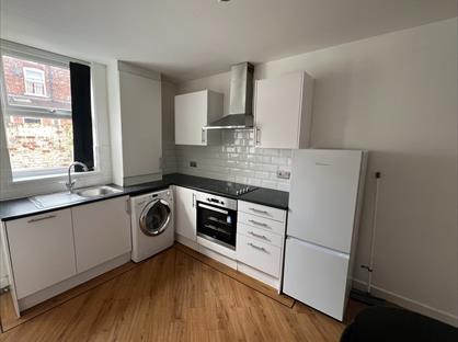 2 Bed Terraced House, Thornfield Street, M5