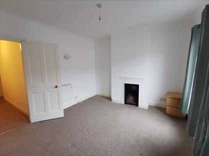 1 Bed Flat, Lincoln Road, RG2
