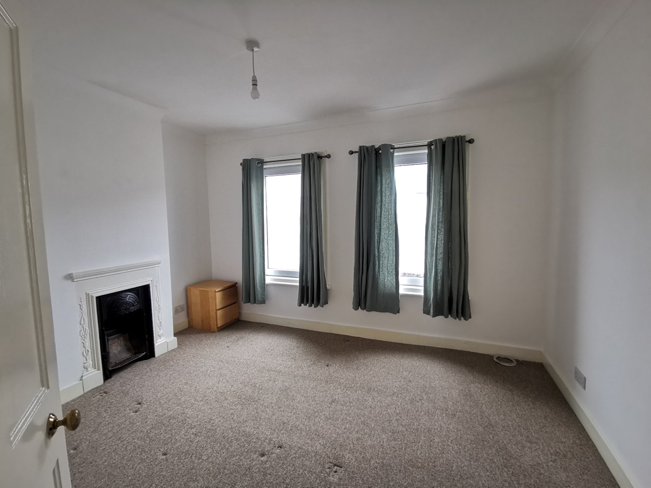 1 Bed Flat, Lincoln Road, RG2 photo 2