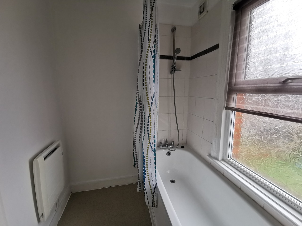 1 Bed Flat, Lincoln Road, RG2 photo 5