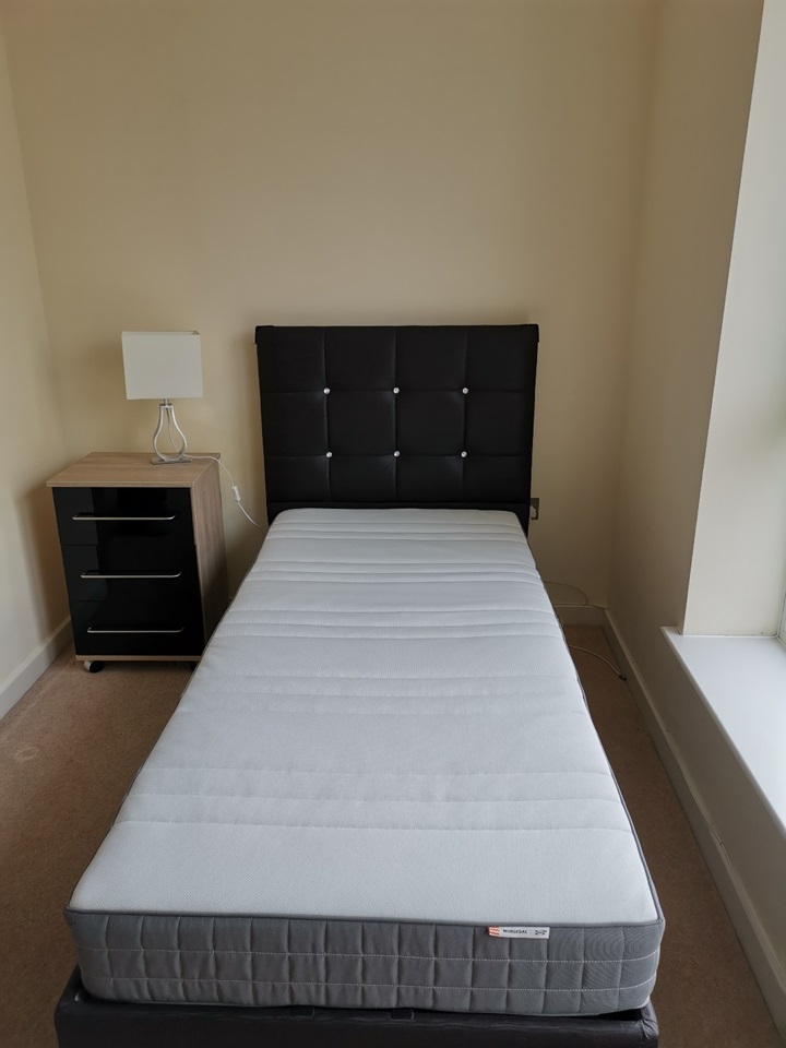 Woking 2 Bed Flat, Centrium, GU22 To Rent Now for £1,650.00 p/m