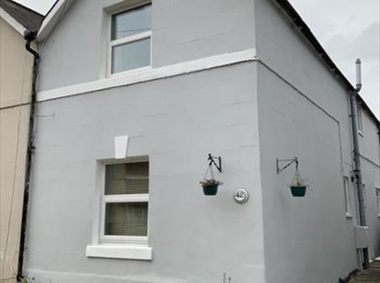 3 Bed Semi-Detached House, Bond Street, BA14