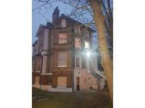 Studio Flat, Mountbatten Close, SE19