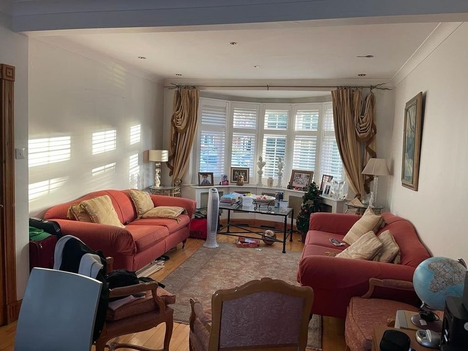 Perivale, Greenford 4 Bed SemiDetached House, Devon Close, UB6 To