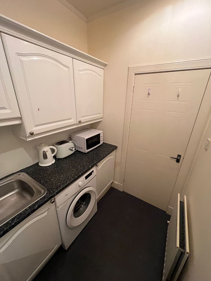 Aberdeen 1 Bed Flat, Ashvale Place, AB10 To Rent Now for £575.00 p/m