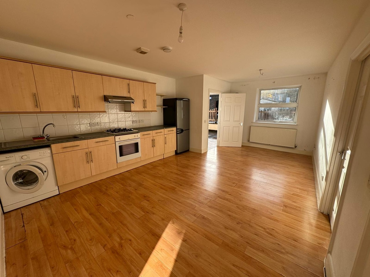 Woolwich 2 Bed Flat, Uplands Close, SE18 To Rent Now for £1,600.00 p/m