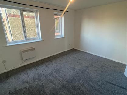1 Bed Flat, Porter Close, RM20