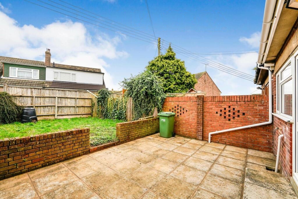 Dursley - 3 Bed Semi-Detached House, Hicks Avenue, GL11 - To Rent Now ...