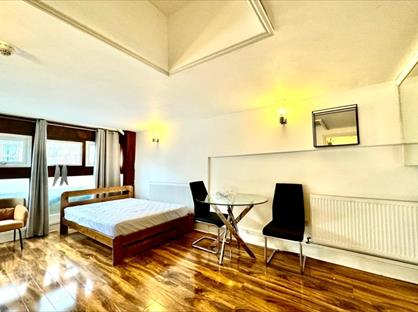 Studio Flat, London, N1