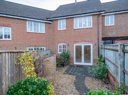 3 Bed Terraced House, Berry Way, SP10