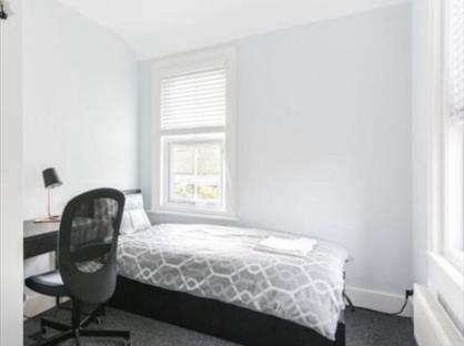 Room in a Shared House, Green Hedges Avenue, RH19