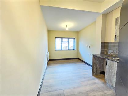 Studio Flat, Cazenove Road, N16