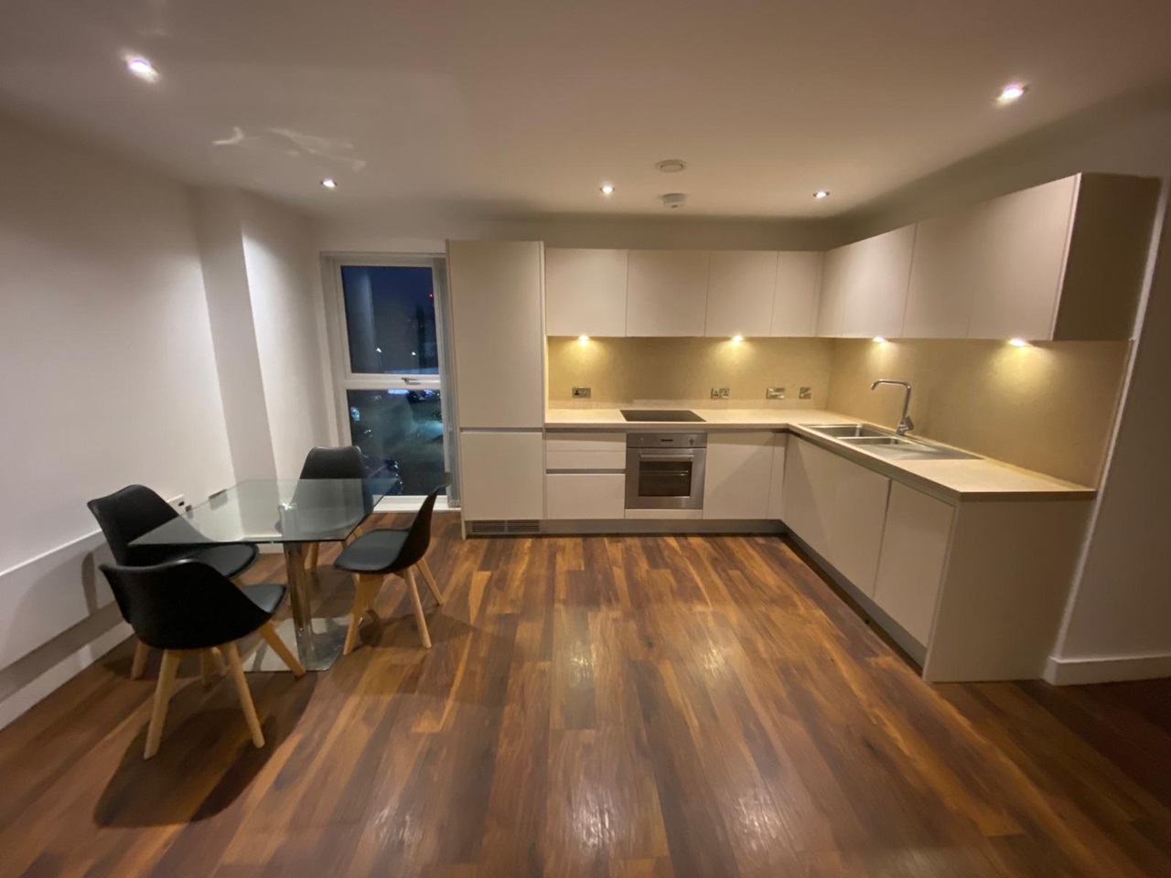 Salford 2 Bed Flat, Block B Wilburn Basin, M5 To Rent Now for £