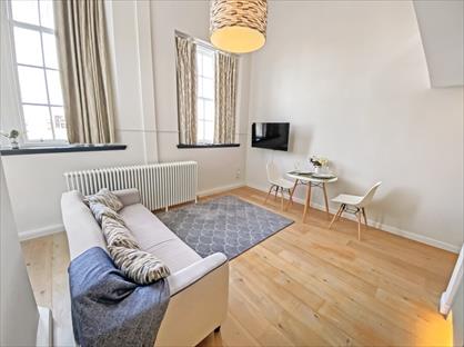 Studio Flat, Mcdonald Road, EH7