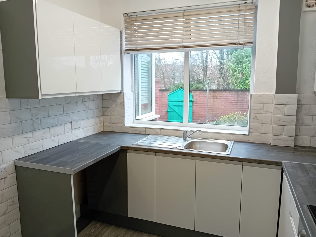 Chadderton, Oldham 3 Bed Terraced House, Whitegate Lane, OL9 To