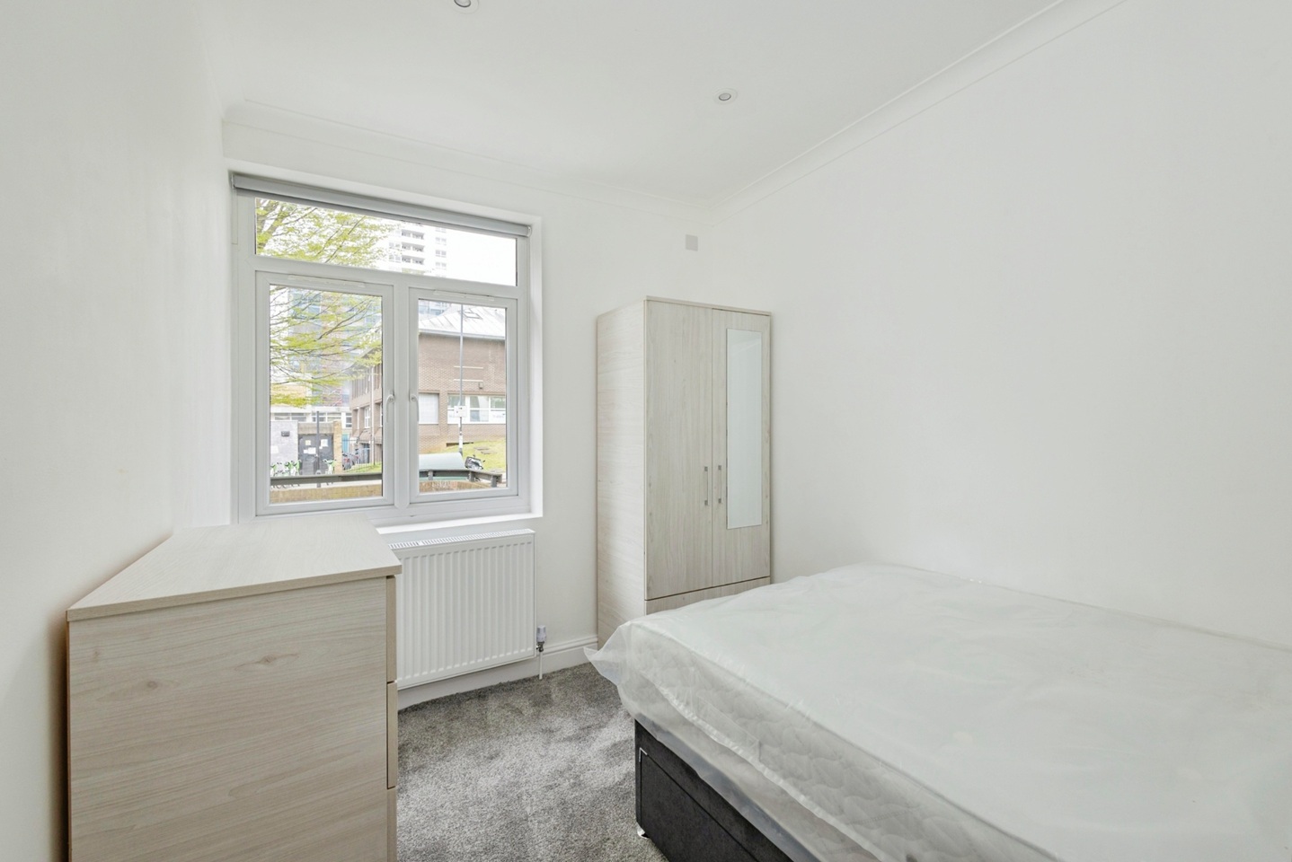 Additional image 4 of 4 Bed Flat, Brondesbury Road, NW6, N1 7GU